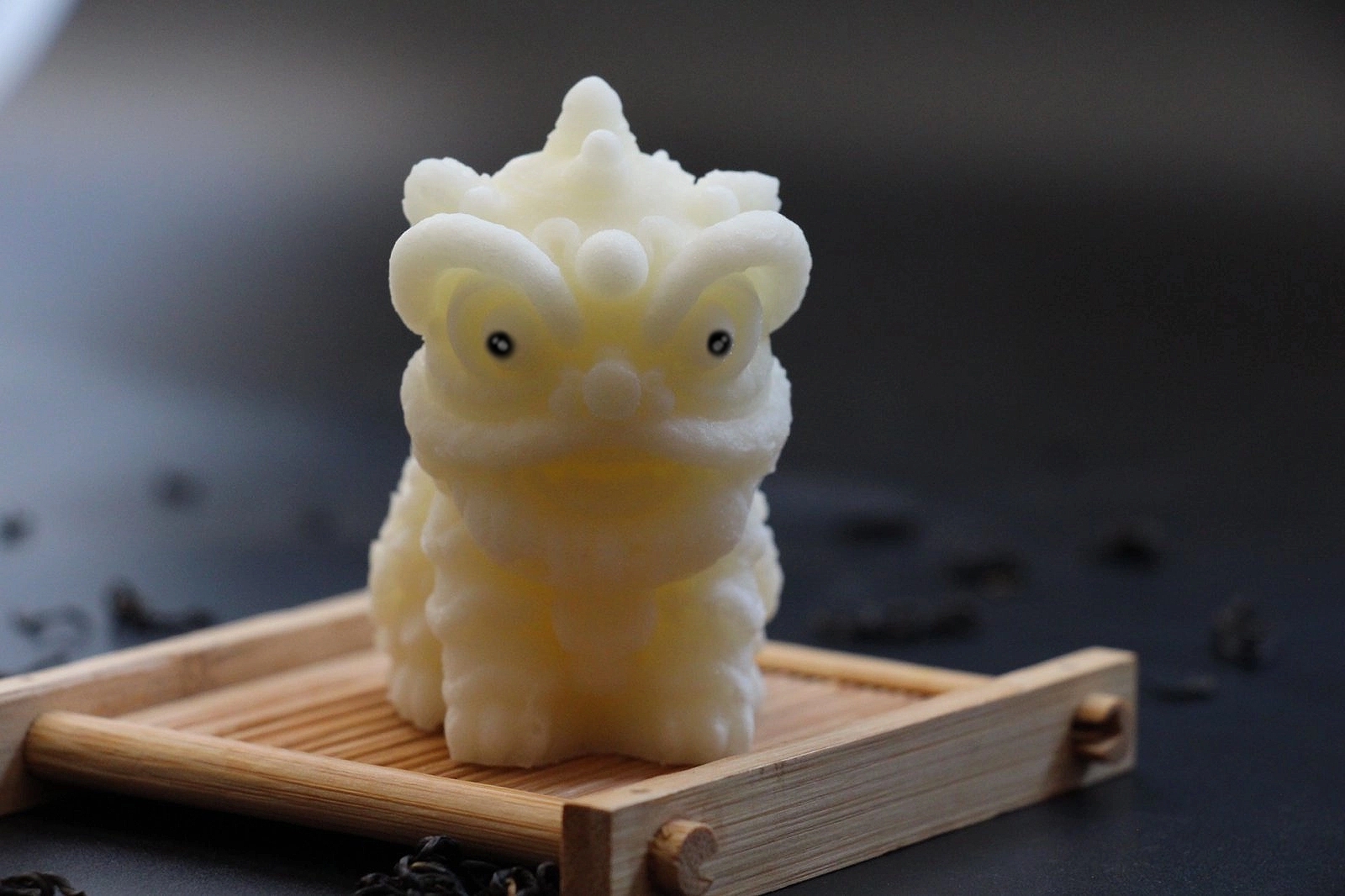 孙郑创作的“醒时春狮”特色茶点.jpg
