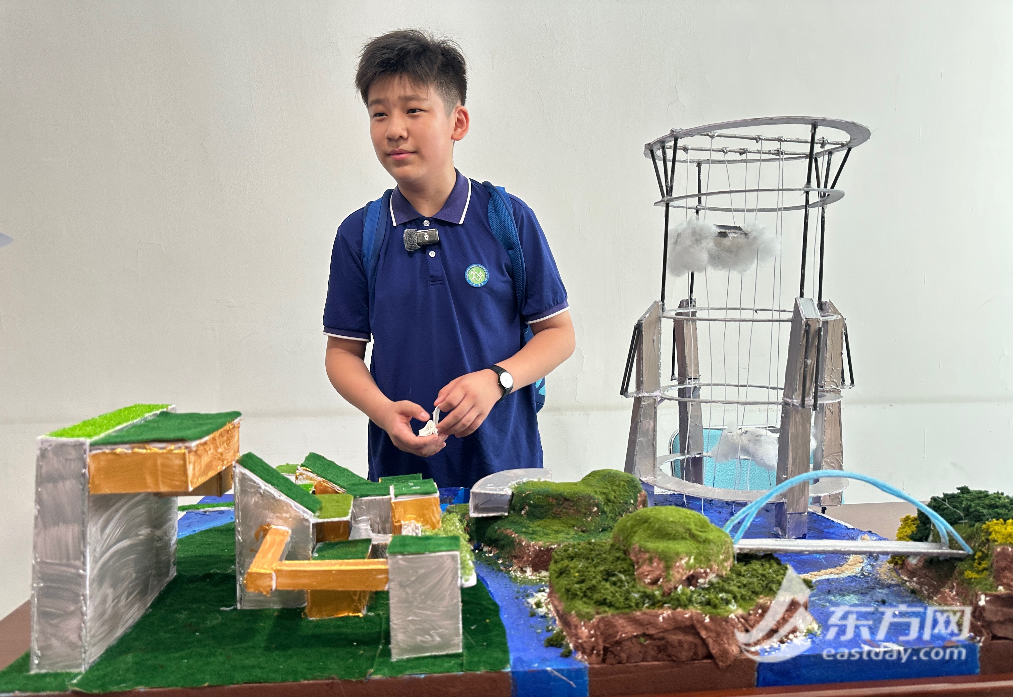 来自文莱中学的曾浩然带来“100年后的城市想象”
